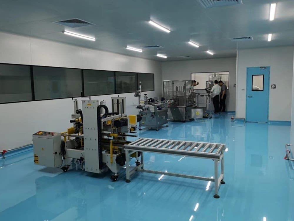 Filling, labelling and cartoning room