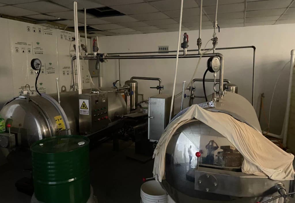 Horizontal process vessels